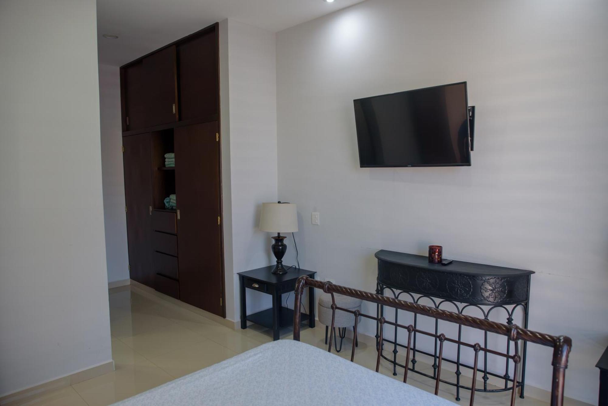 2Br/2Ba Condo 1 Block To Ocean! - Unit 6 Mazatlán Zewnętrze zdjęcie